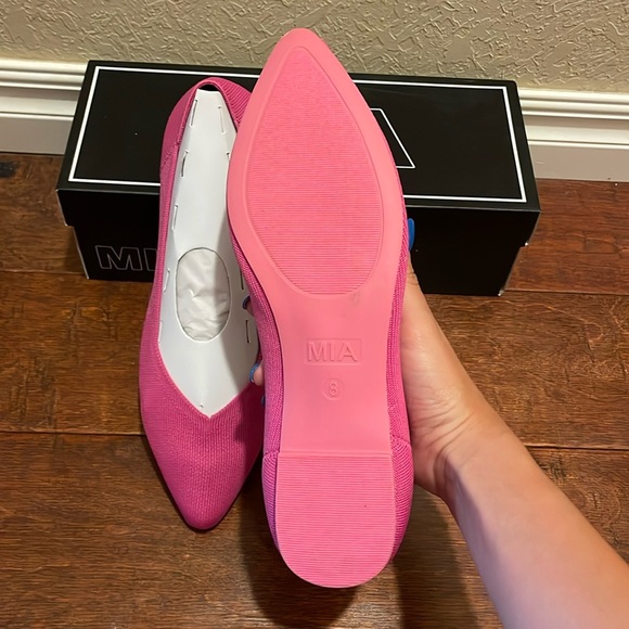 NWOT Mia Kerri Flats - Picture 6 of 6